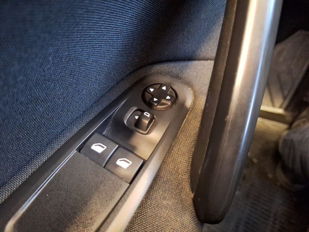 Peugeot 308 2017 Valkoinen