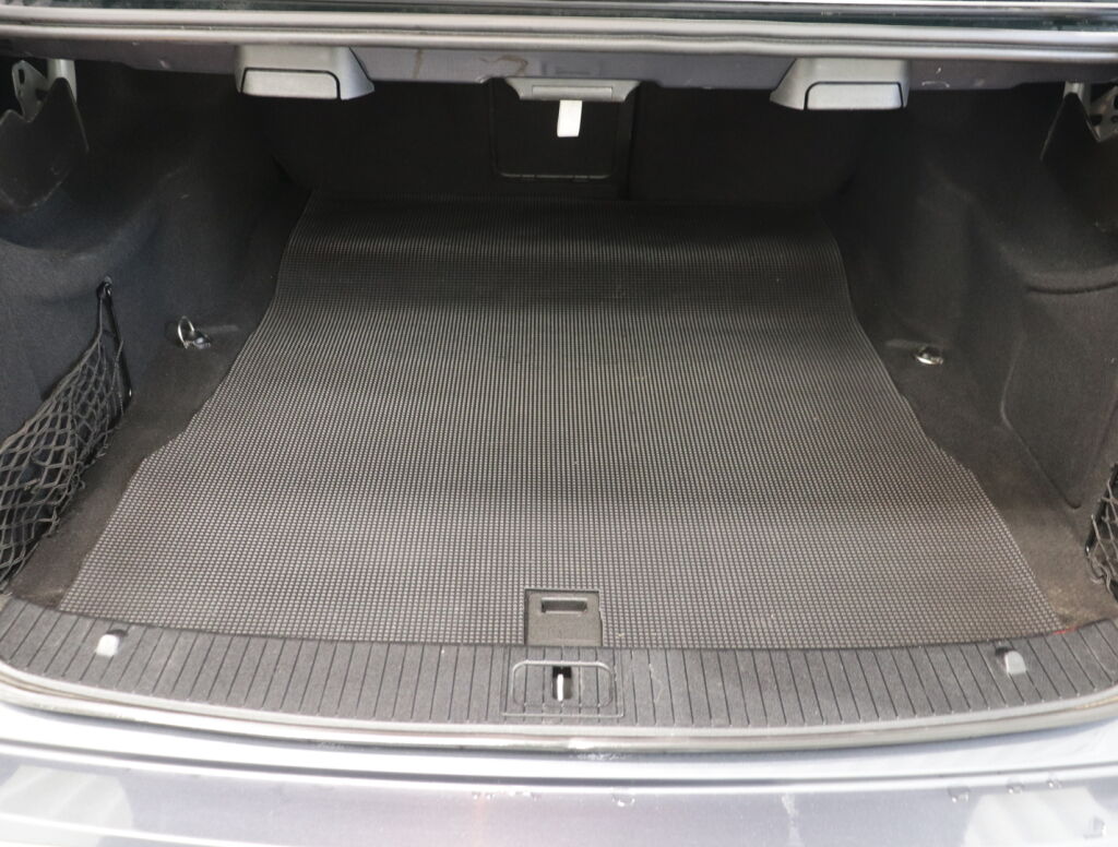 Mercedes-Benz E 2009 Harmaa
