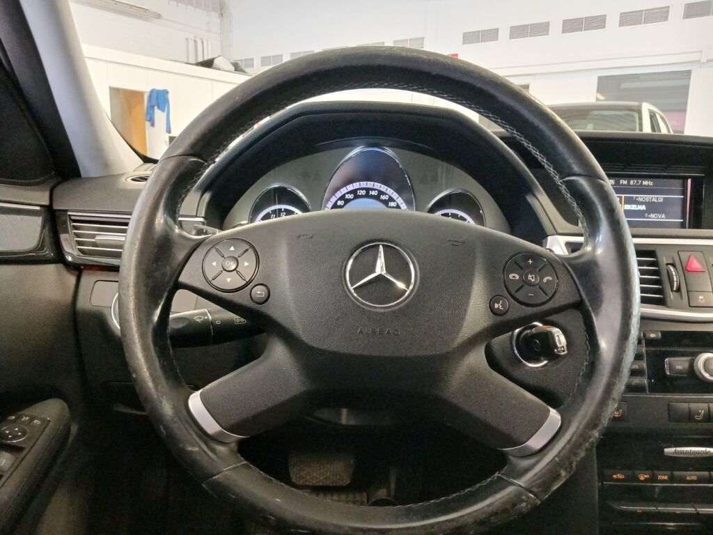 Mercedes-Benz E 2009 Harmaa