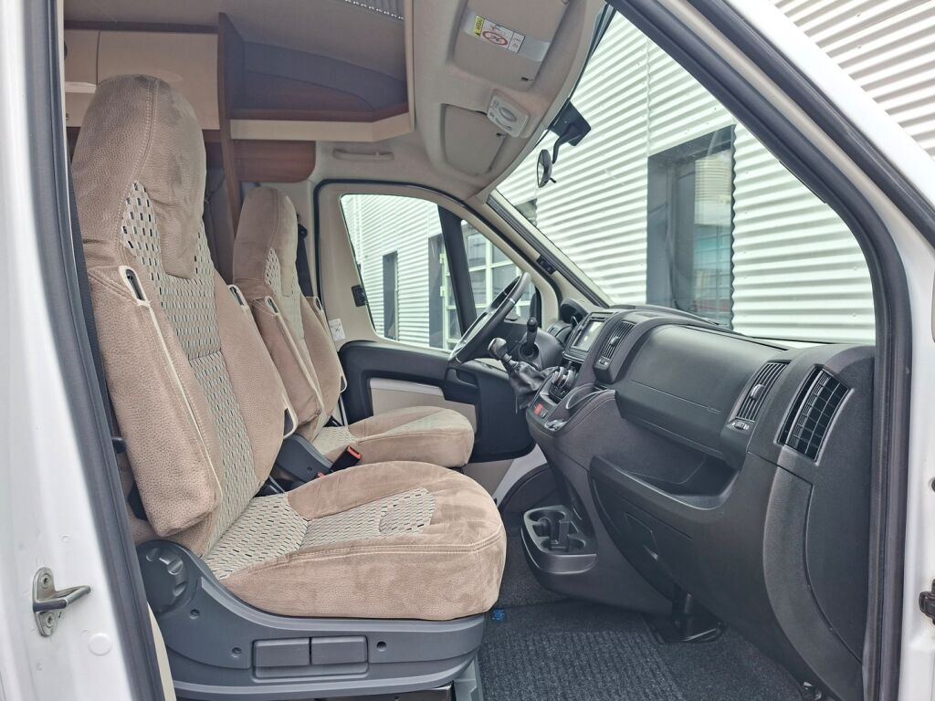 Hobby Optima De Luxe V 65 GE 2017 Valkoinen