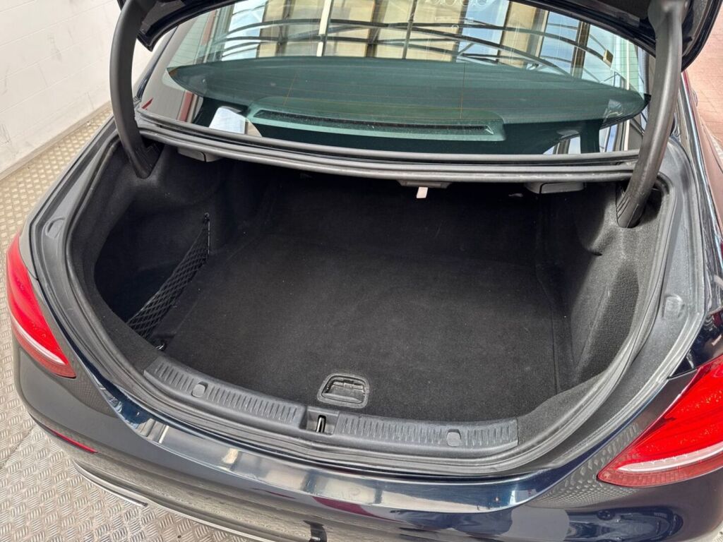 Mercedes-Benz E 2016 Vihreä