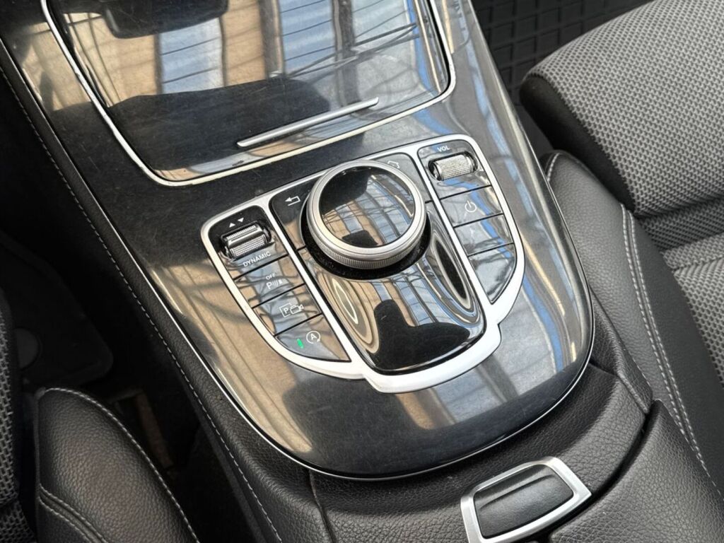 Mercedes-Benz E 2016 Vihreä