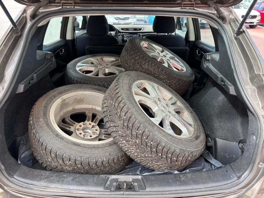 Nissan Qashqai 2016 Ruskea (beige)