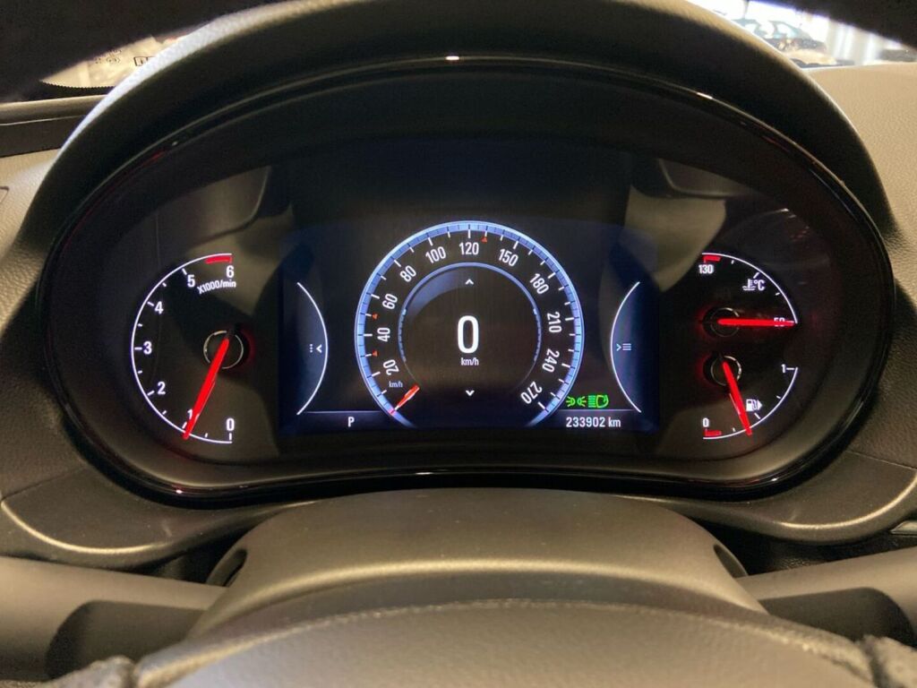 Opel Insignia 2016 Musta