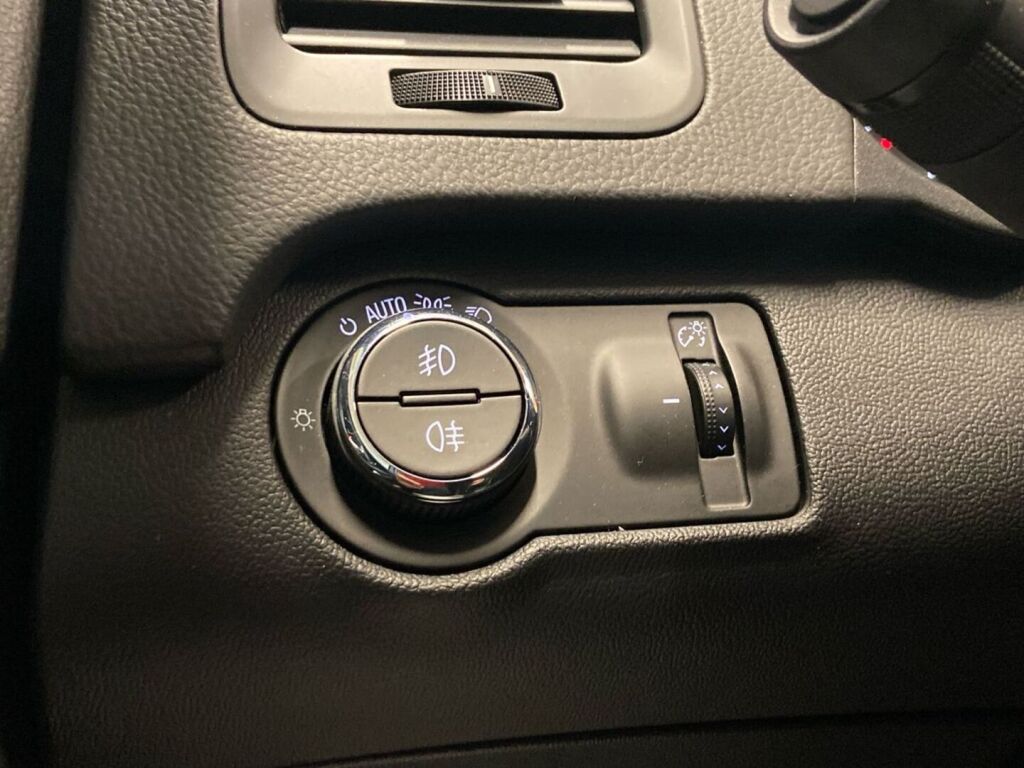 Opel Insignia 2016 Musta