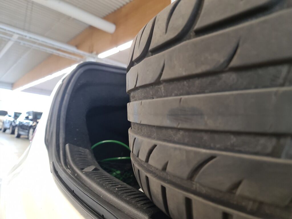 Mercedes-Benz E 2017 Valkoinen