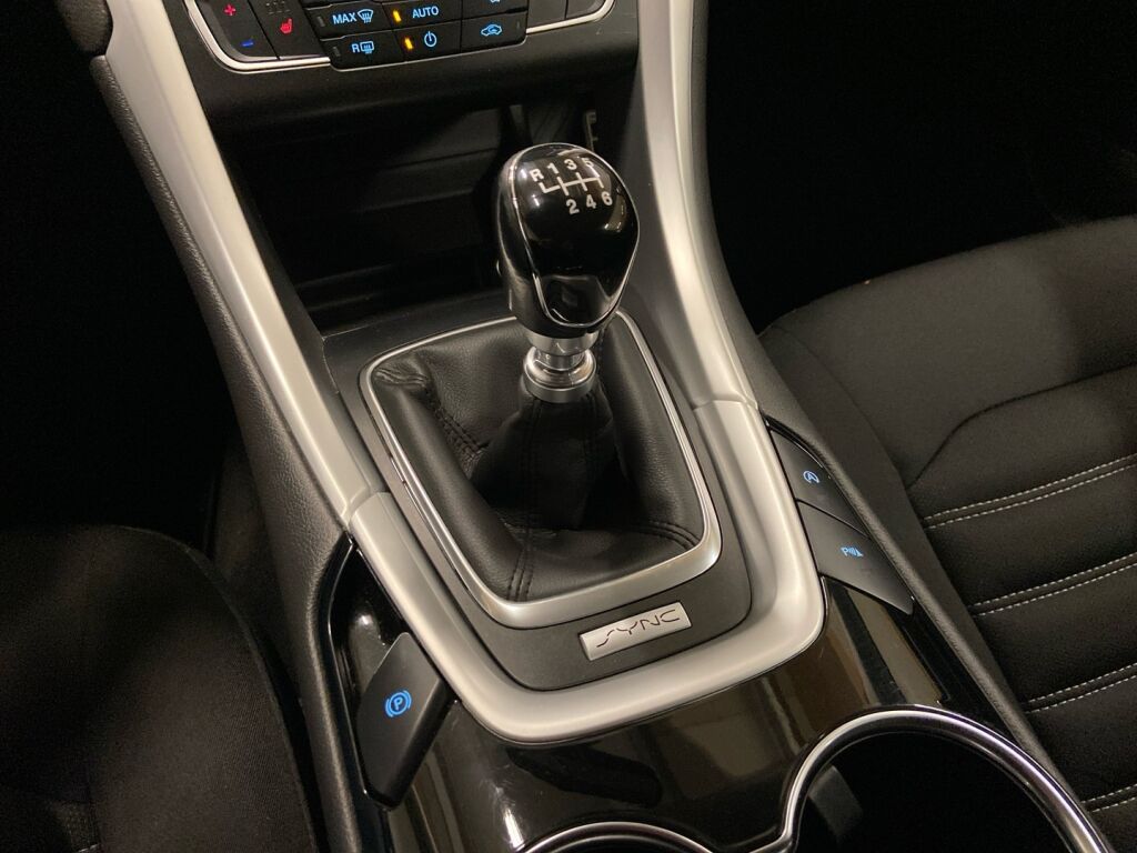 Ford Mondeo 2016 Sininen