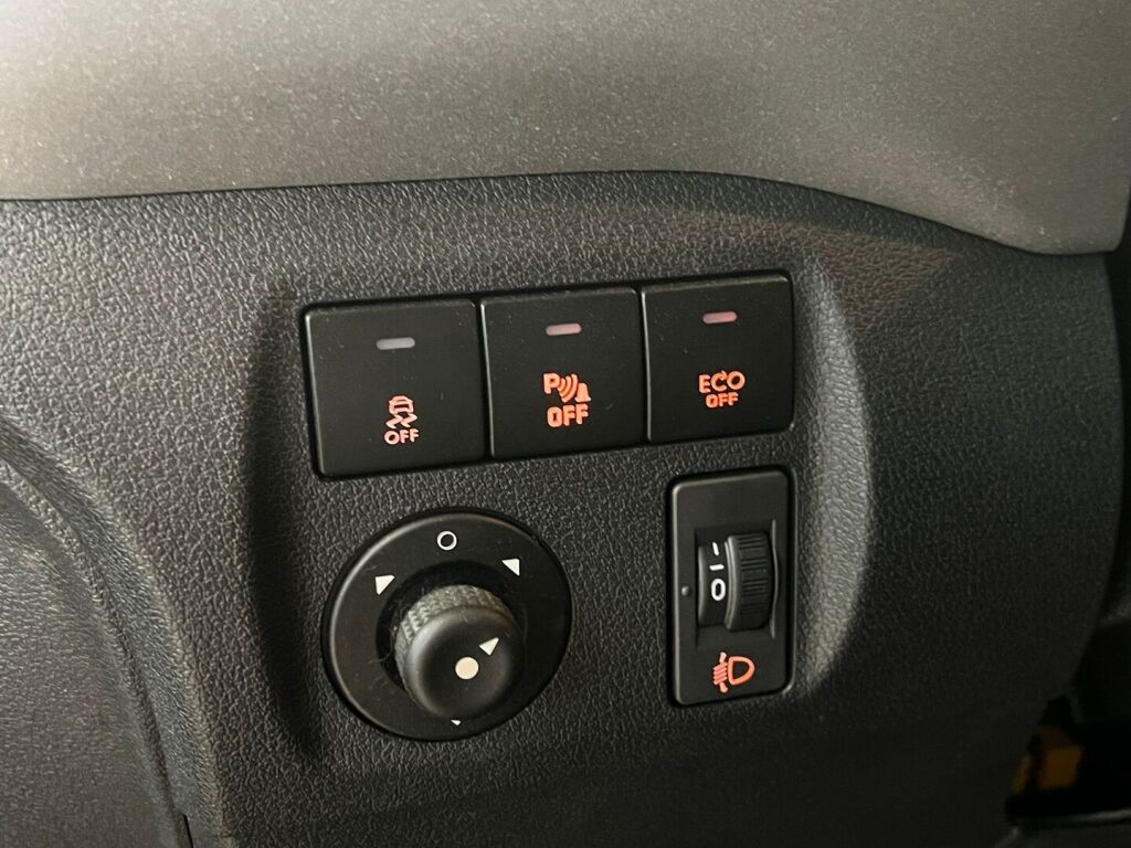 Citroen Berlingo Multispace 2016 Punainen