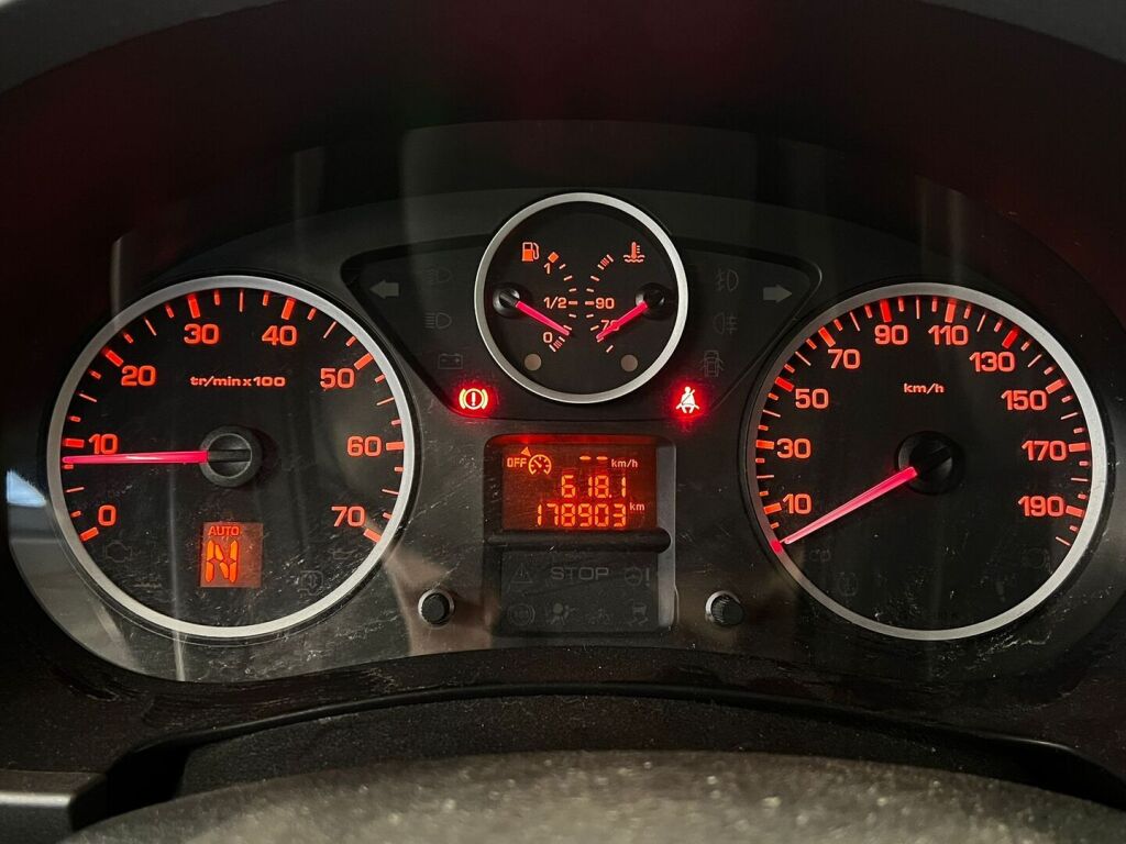 Citroen Berlingo Multispace 2016 Punainen