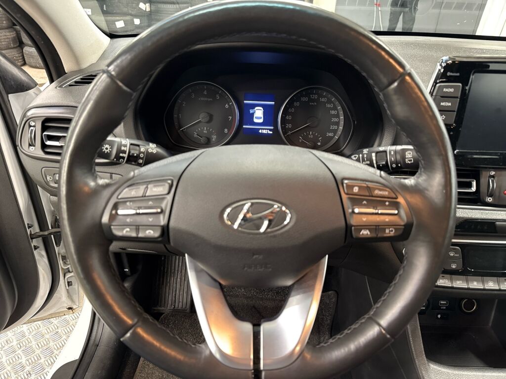 Hyundai i30 Wagon 2022 Valkoinen