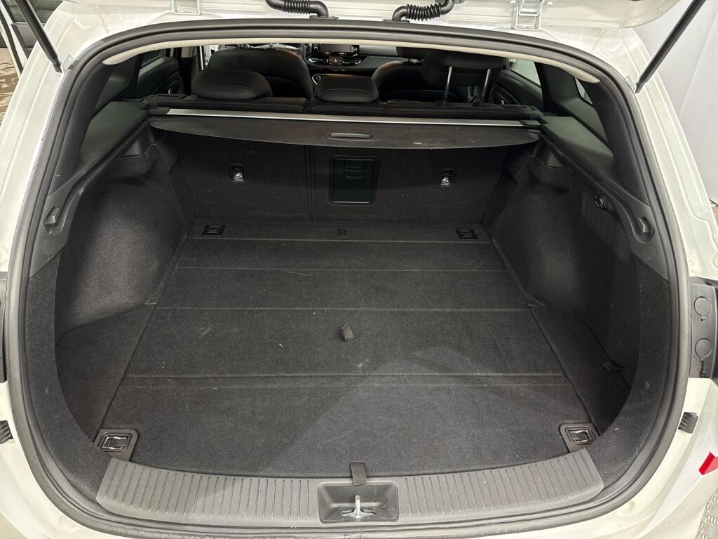Hyundai i30 Wagon 2022 Valkoinen