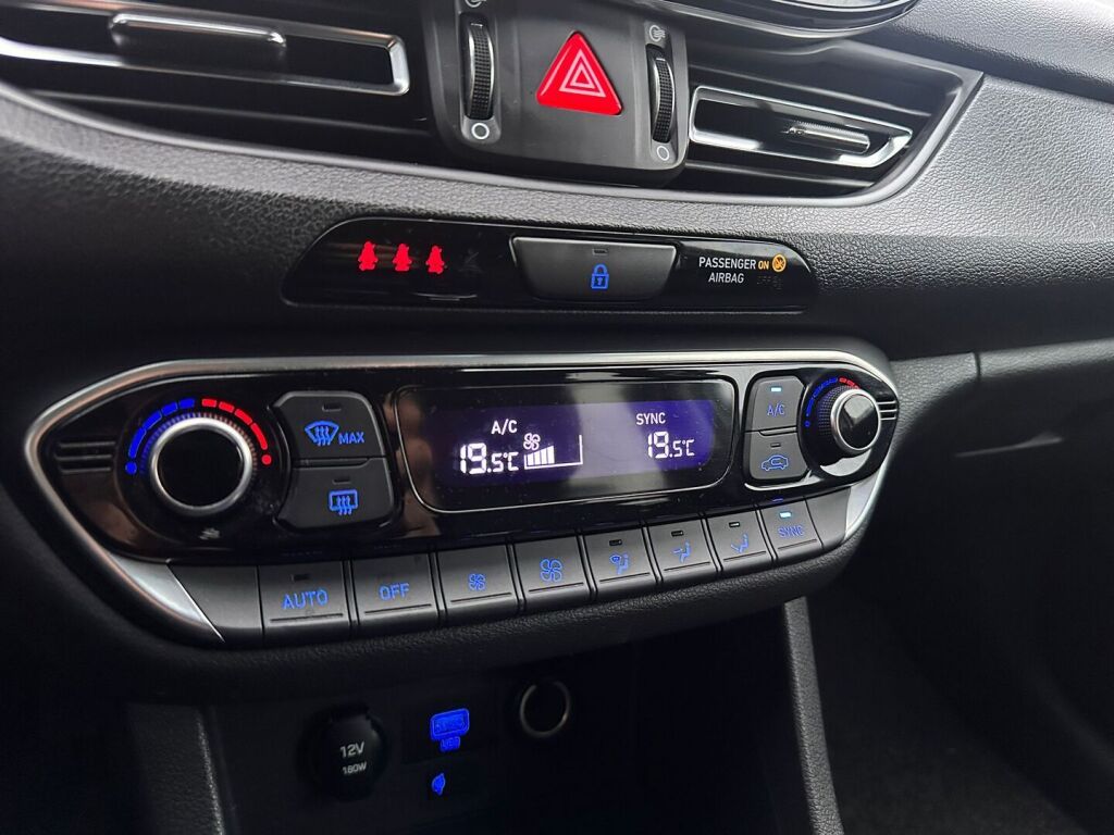 Hyundai i30 Wagon 2022 Valkoinen