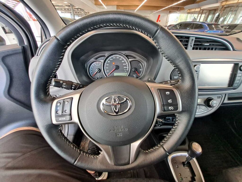 Toyota Yaris 2017 Harmaa