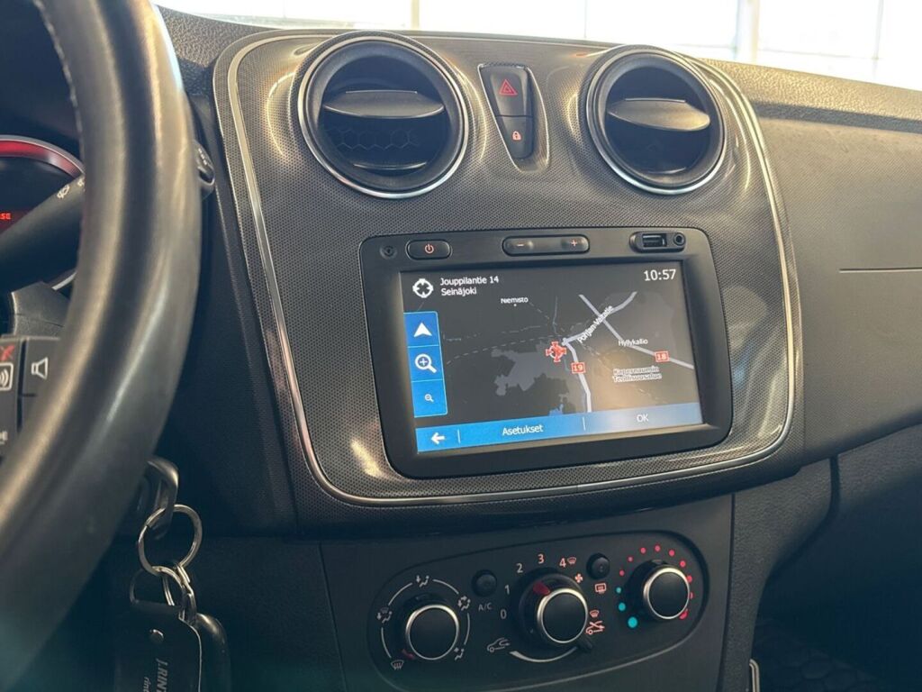 Dacia Sandero 2017 Sininen