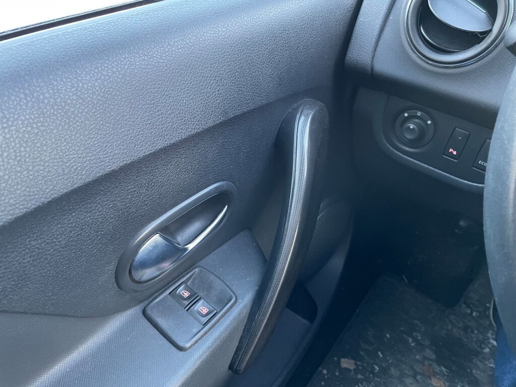 Dacia Sandero 2017 Sininen