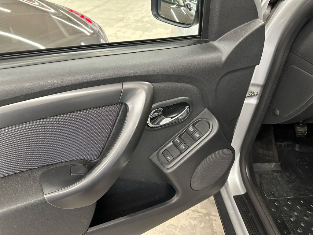 Dacia Duster 2017 Harmaa