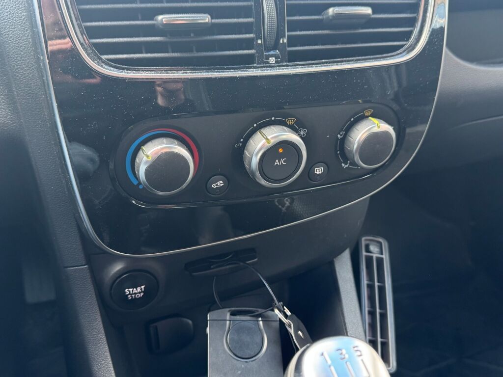 Renault Clio 2017 Punainen