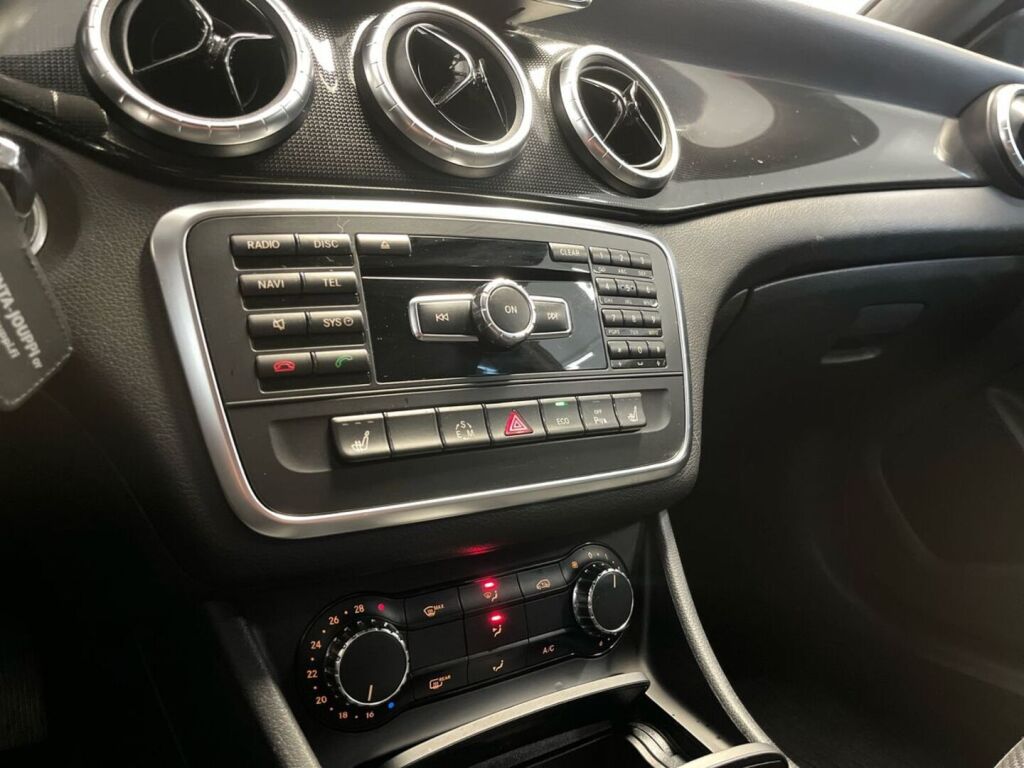 Mercedes-Benz CLA 2013 Musta