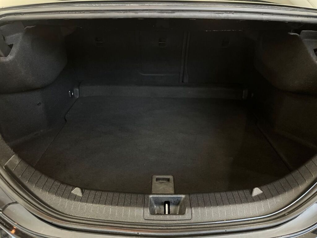 Mercedes-Benz CLA 2013 Musta