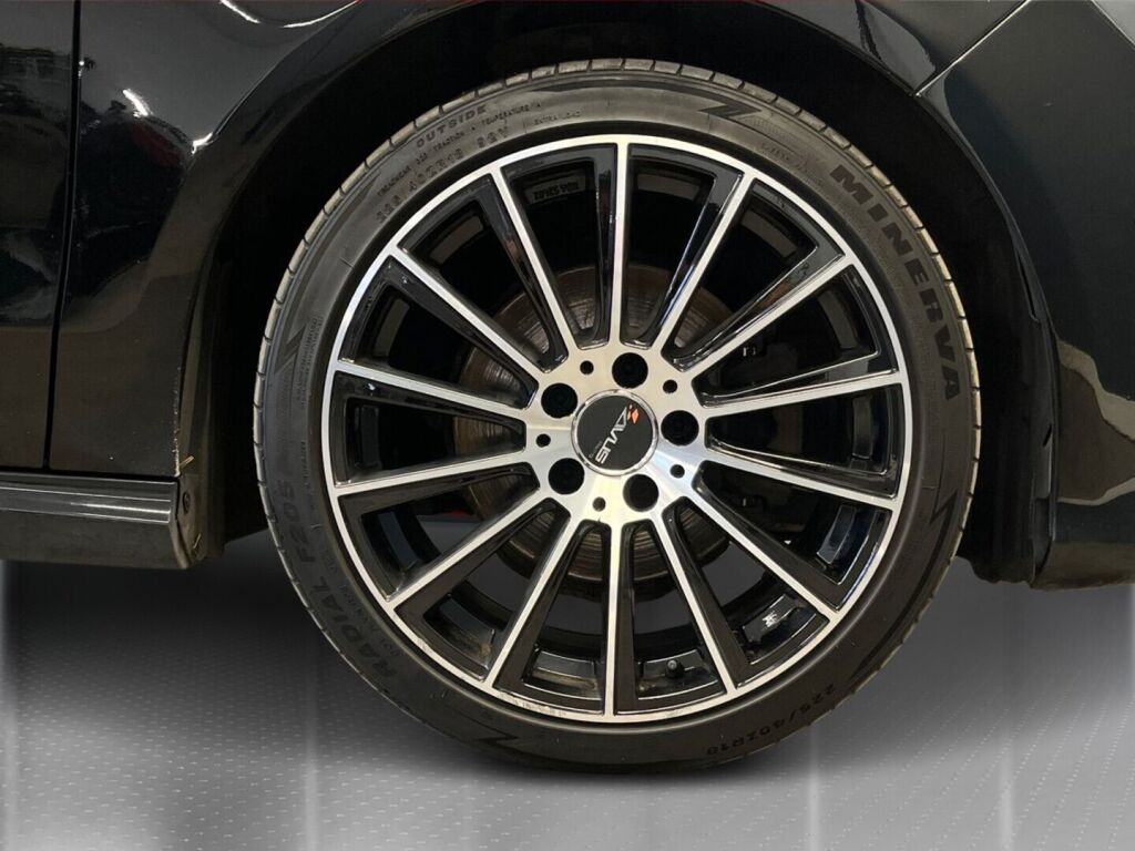 Mercedes-Benz CLA 2013 Musta