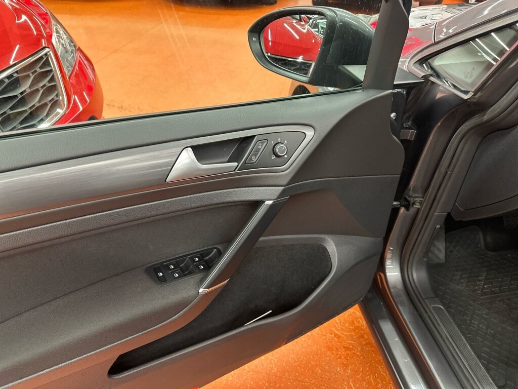 Volkswagen Golf 2017 Harmaa