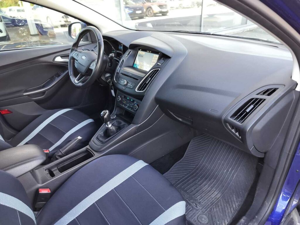 Ford Focus 2017 Sininen