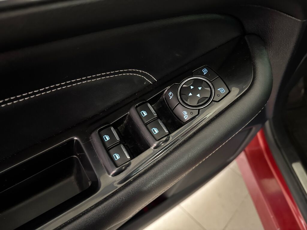 Ford Edge 2017 Punainen