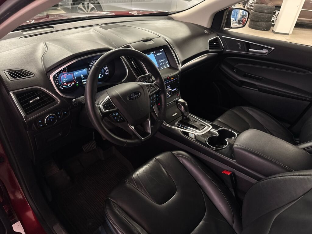 Ford Edge 2017 Punainen