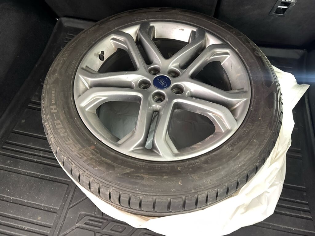 Ford Edge 2017 Punainen