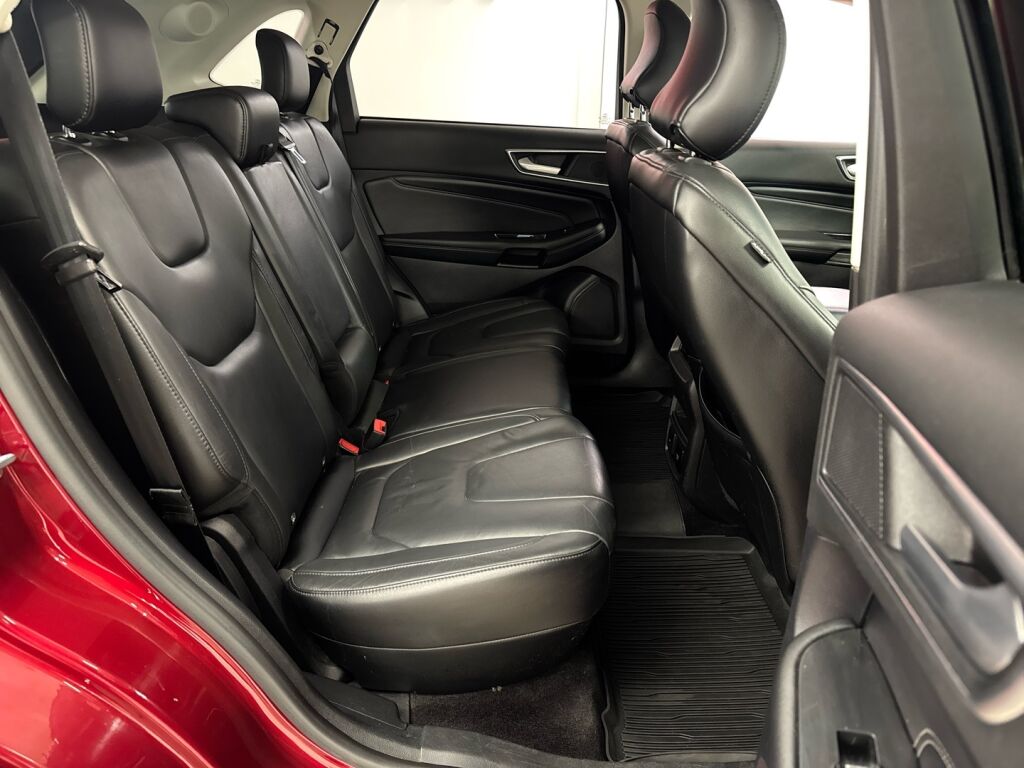 Ford Edge 2017 Punainen