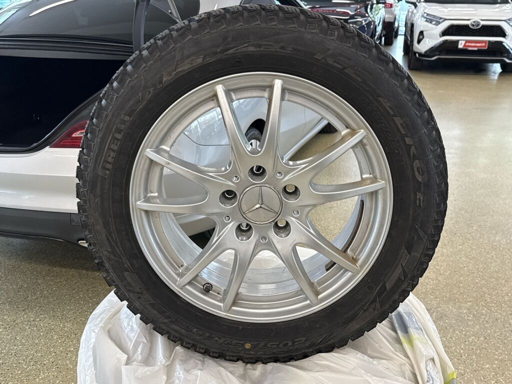 Mercedes-Benz CLA 2017 Harmaa