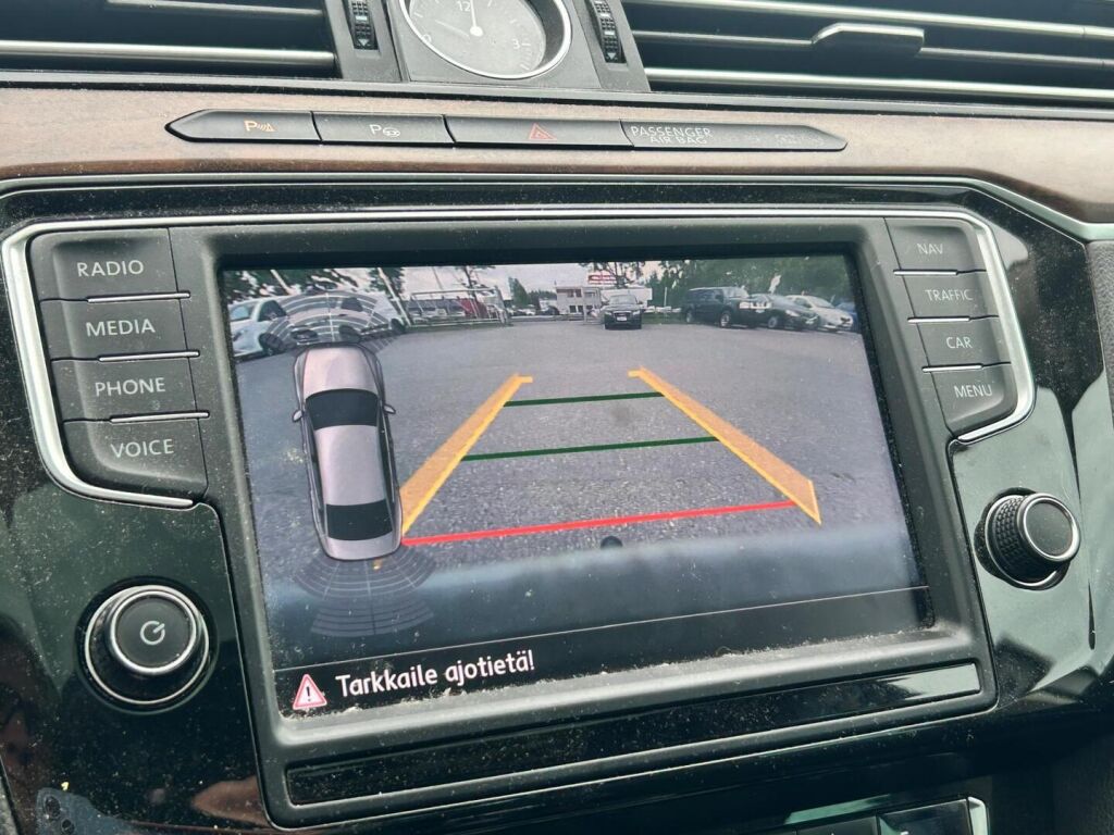 Volkswagen Passat 2016 Valkoinen