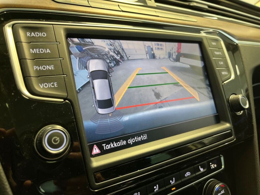Volkswagen Passat 2016 Valkoinen