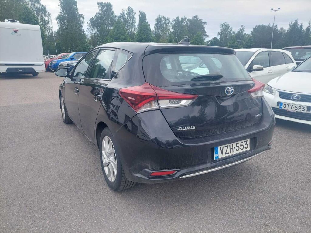 Toyota Auris 2017 Musta