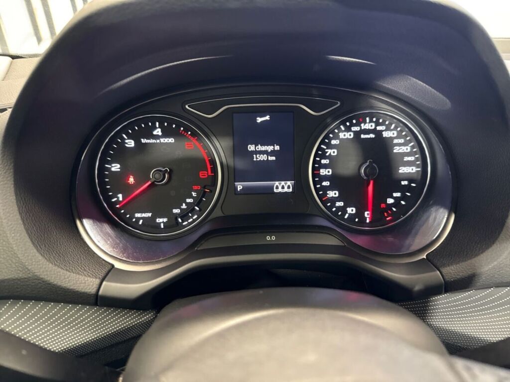 Audi Q2 2017 Valkoinen