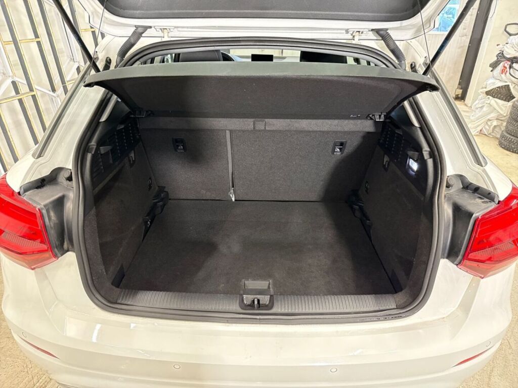 Audi Q2 2017 Valkoinen