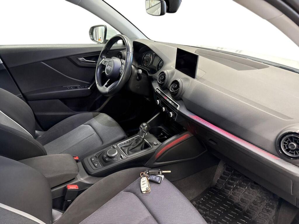 Audi Q2 2017 Valkoinen