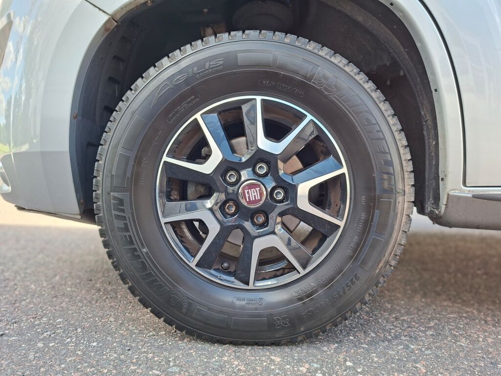 Bürstner Lyseo T 728 G 2017 Valkoinen
