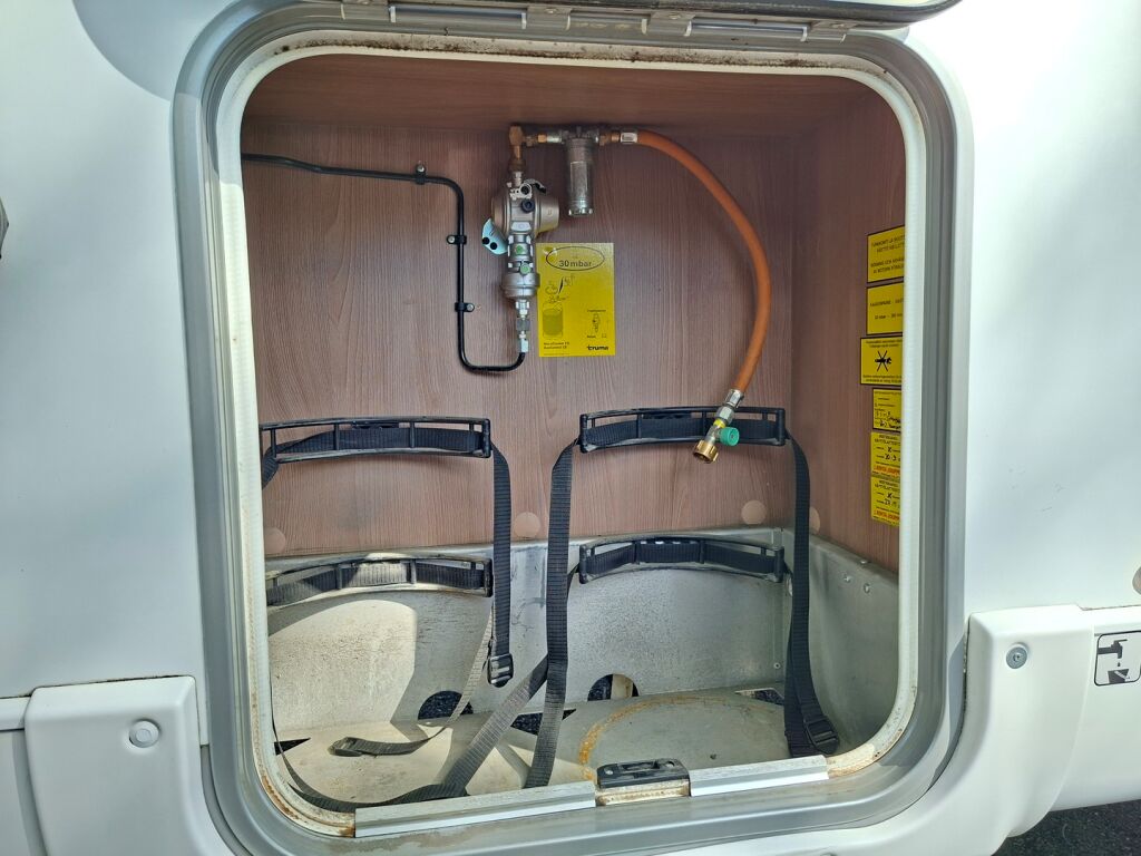 Bürstner Lyseo T 728 G 2017 Valkoinen