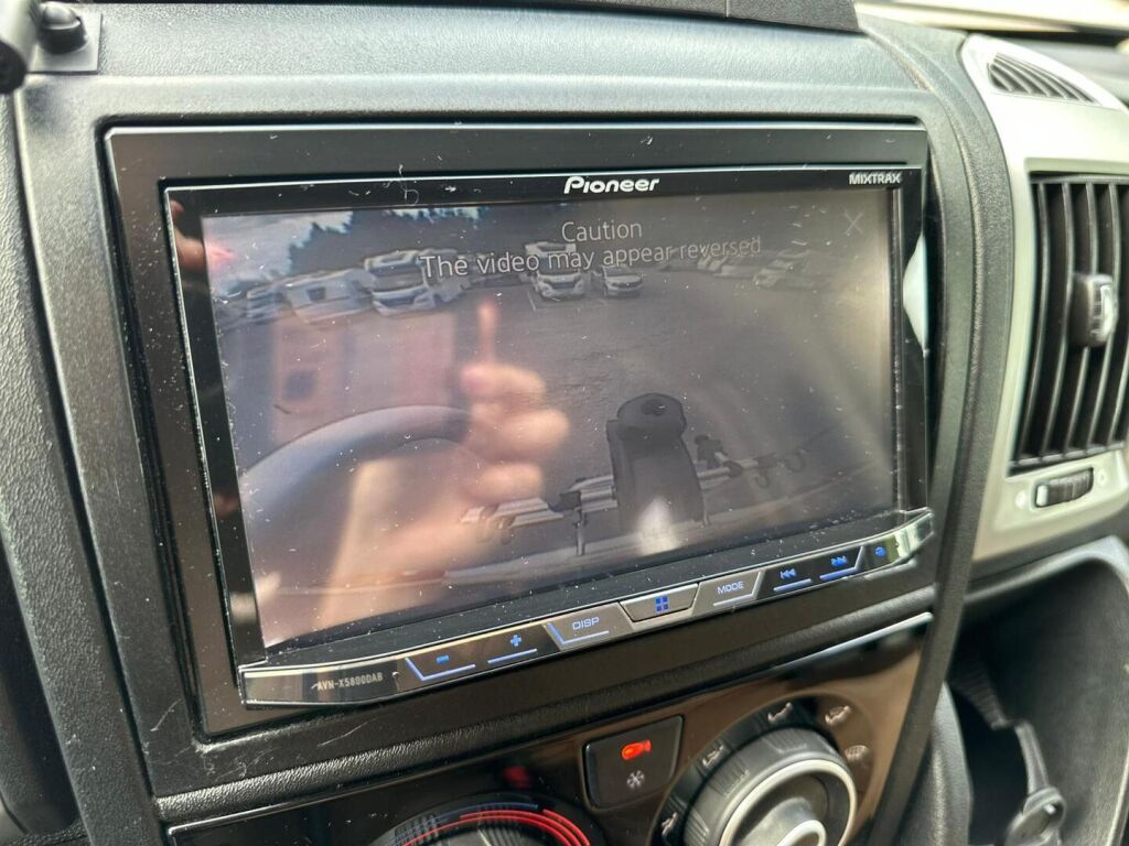 Bürstner Ixeo Time IT 734 G 30 Edition 2017 Valkoinen