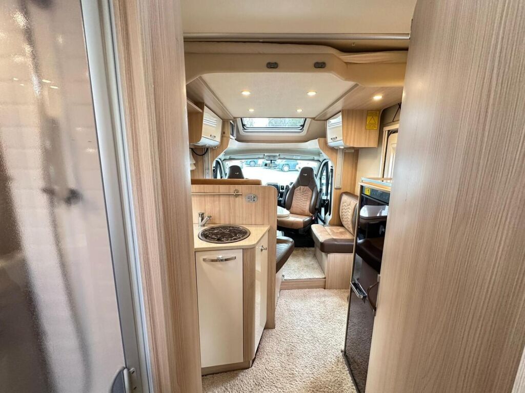 Bürstner Ixeo Time IT 734 G 30 Edition 2017 Valkoinen