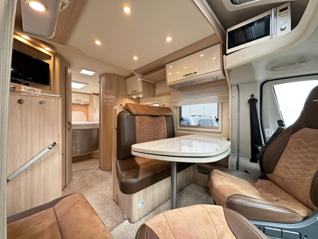 Bürstner Ixeo Time IT 734 G 30 Edition 2017 Valkoinen