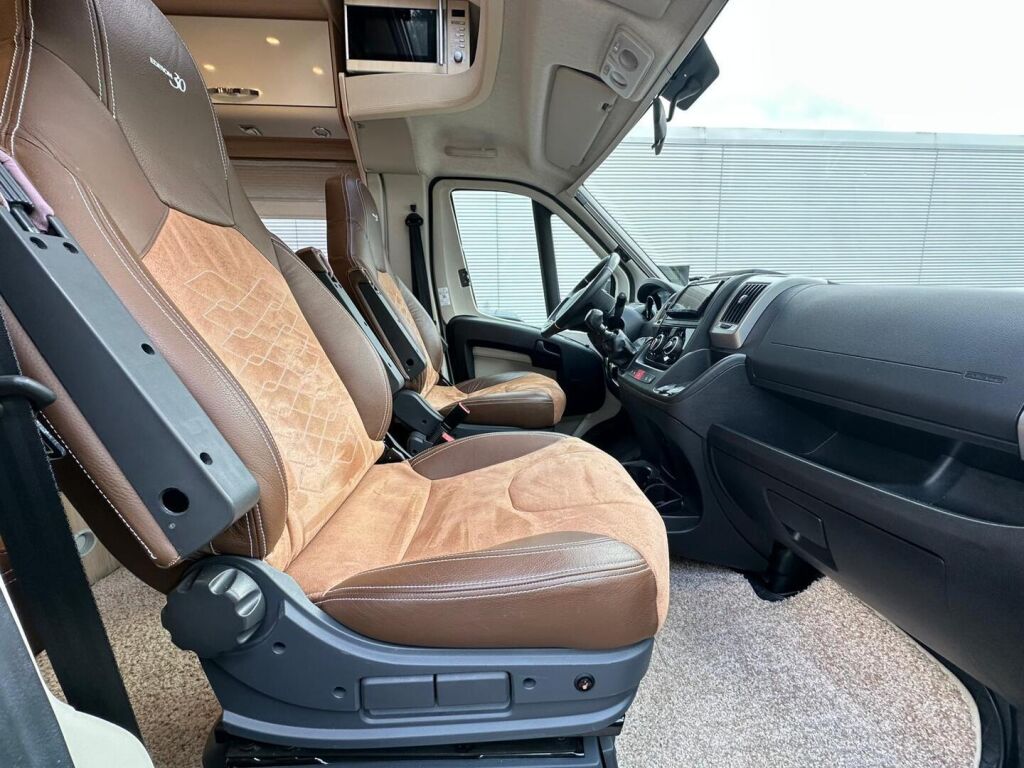 Bürstner Ixeo Time IT 734 G 30 Edition 2017 Valkoinen