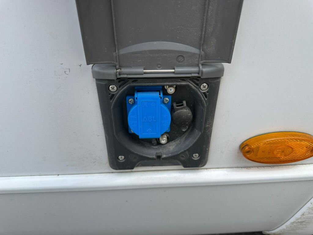 Bürstner Ixeo Time IT 734 G 30 Edition 2017 Valkoinen