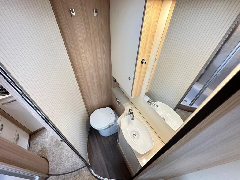 Bürstner Ixeo Time IT 734 G 30 Edition 2017 Valkoinen