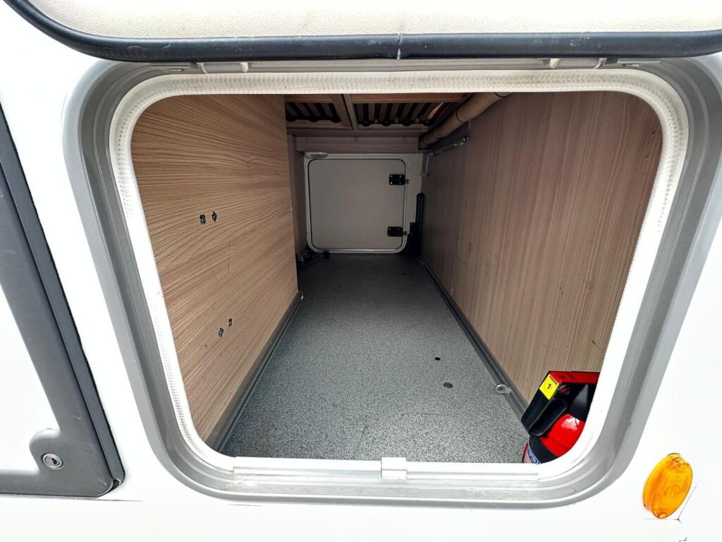 Bürstner Ixeo Time IT 734 G 30 Edition 2017 Valkoinen