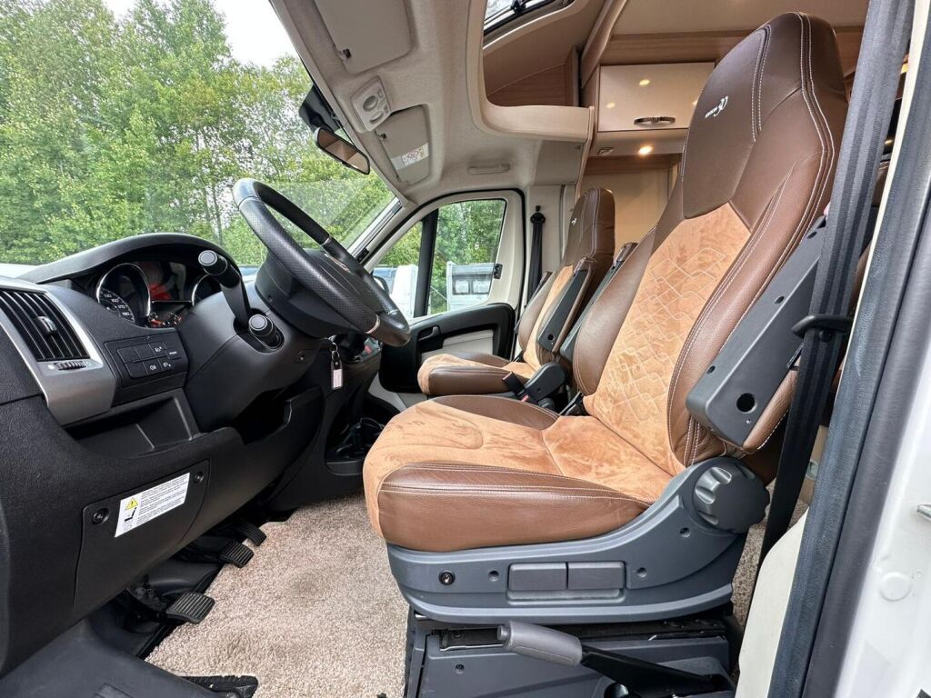 Bürstner Ixeo Time IT 734 G 30 Edition 2017 Valkoinen