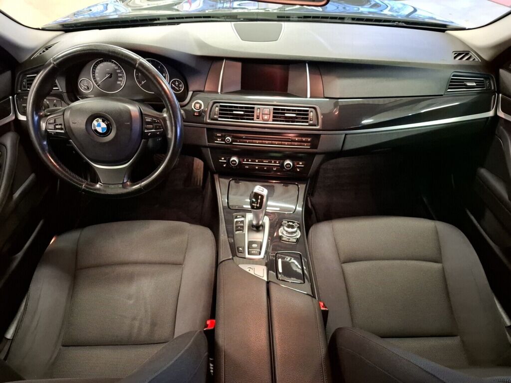 BMW 518 2013 Musta