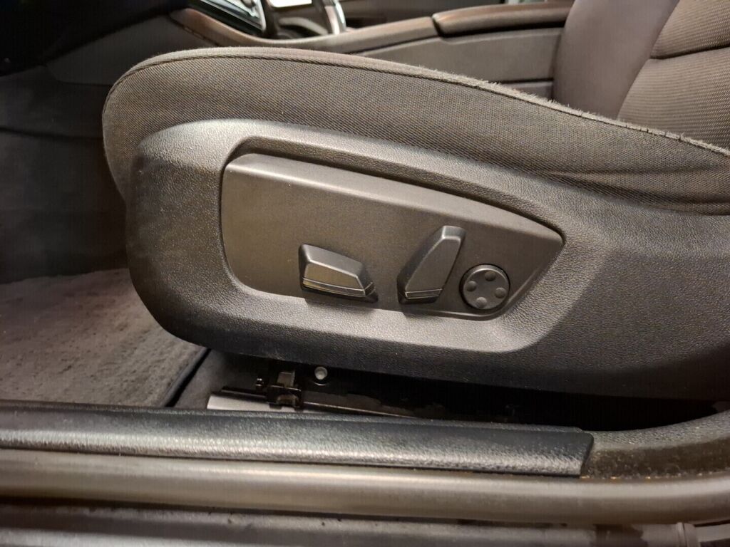 BMW 518 2013 Musta