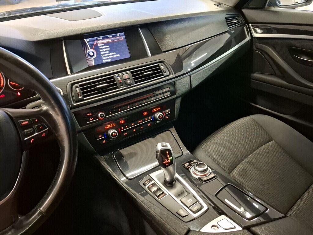 BMW 518 2013 Musta
